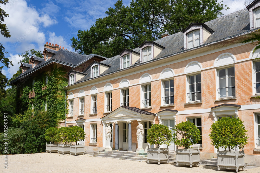 Chateaubriand House in the Valle-aux-loups - Chatenay-Malabry, France Chateaubriand House in the Valle-aux-loups - Chatenay-Malabry, France