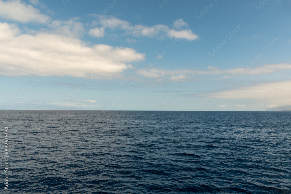 Blick auf das blaue Meer - Weiter Ocean - Reisen Blick auf das blaue Meer - Weiter Ocean - Reisen