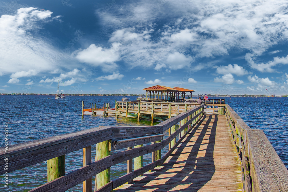 Obraz premium Views of Melbourne Florida on the Indian river during passing spring storm