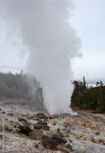 Steamboat geyser qui vient juste de cracher devant moi (quelque fois par an seulement en activité)