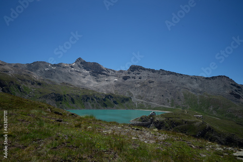 Fototapeta Naklejka Na Ścianę i Meble -  montagna cervino e plateau Rosa 