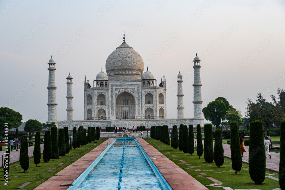 Obraz premium The Taj Mahal in the Morning