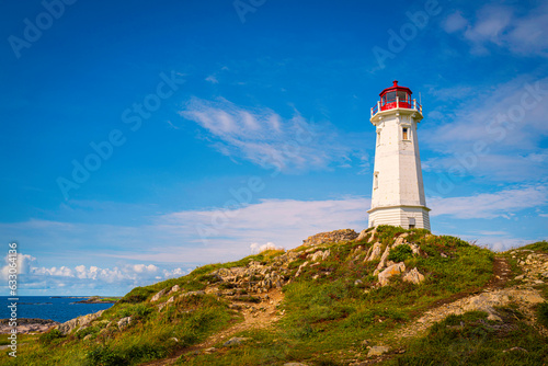 Photographie Louisbourg Lighthouse, an active Canadian lighthouse, in Louisbourg on Cape Bret