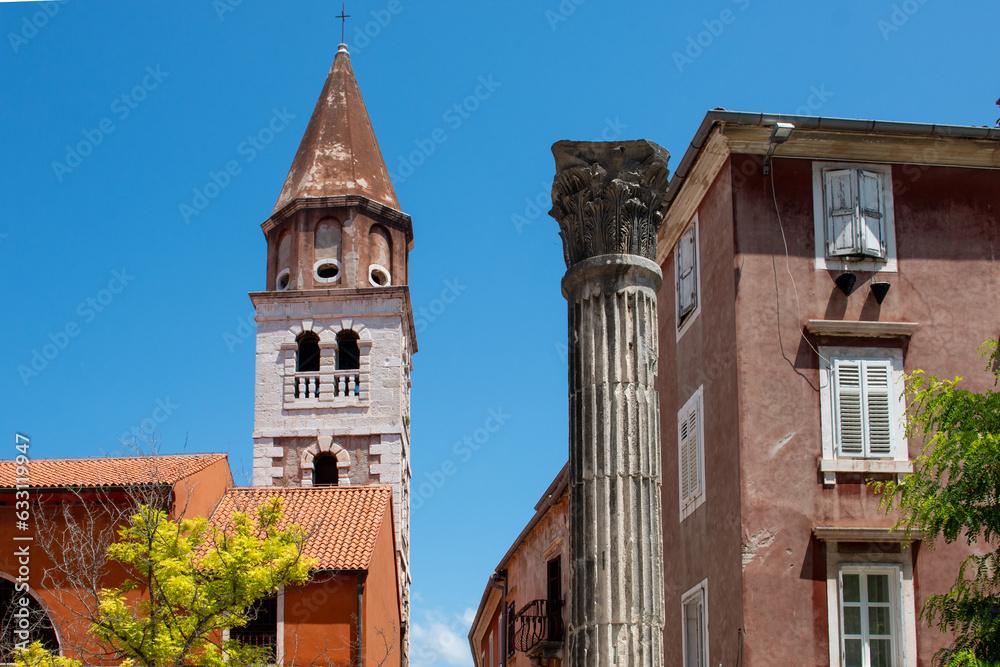 Church of St. Simon (Crkva sv. Šimun), Petra-Zoranića-Square (Trg Petra Zoranica) and Roman column (Rzymska kolumna) Zadar in the state of Zadar Croatia