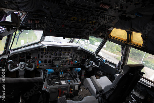 Fototapeta Naklejka Na Ścianę i Meble -  cockpit of an military transport aircraft.