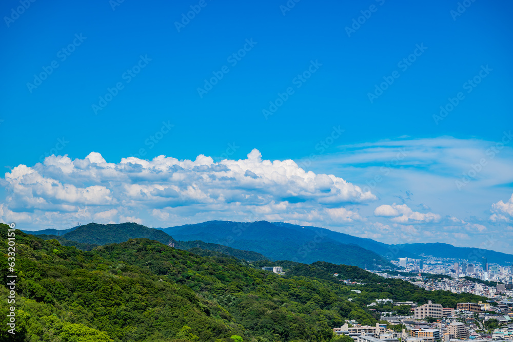 日本の神戸の鉢伏山からみた六甲山 日本の神戸の鉢伏山からみた六甲山