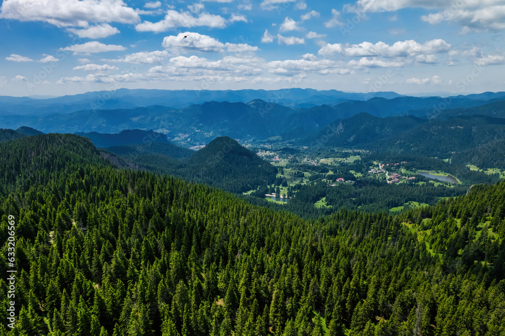 Obraz premium Beautiful landscape view of peaks of Rhodope mountains