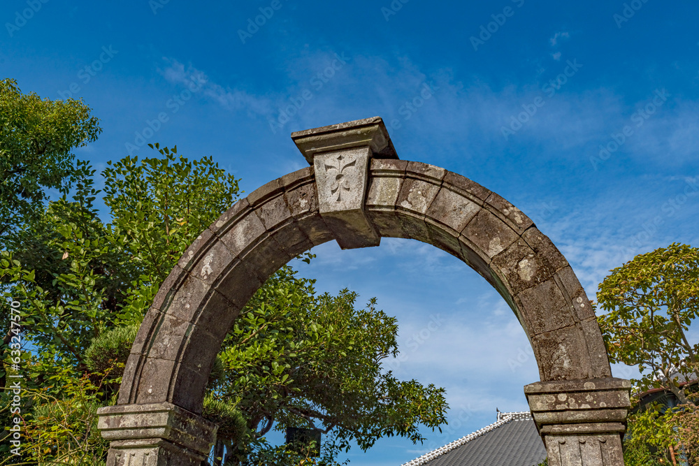 Fototapeta premium 長崎 グラバー邸のアーチ式の石門