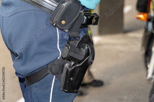 arme de service police nationale, pistolet arme de poing photo