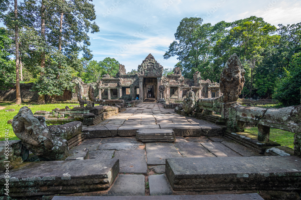 inside the amazing angkor wat temples, cambodia