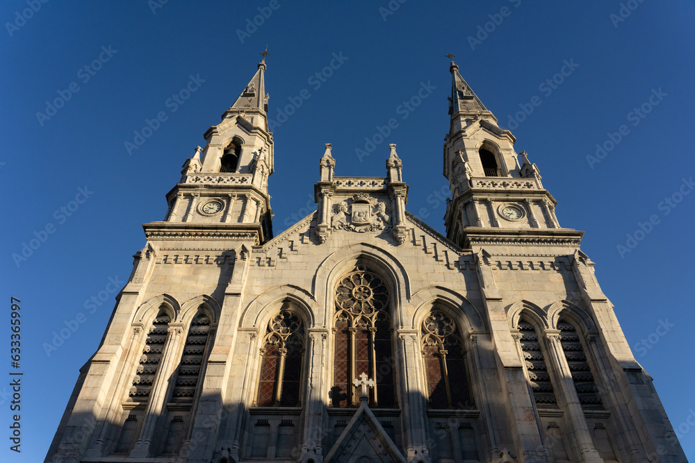 Fototapeta premium Santo Tomas de Canterbury church in the old town of the beautiful city of Aviles, Asturias, Spain.