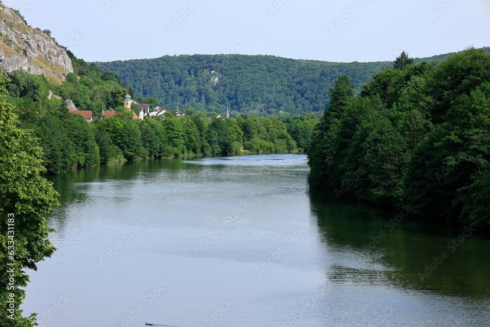 Blick auf den Main-Donau-Kanal bei Essing in Bayern