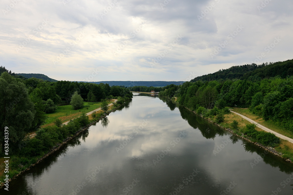 Blick auf den Main-Donau-Kanal bei Beilngries in Bayern