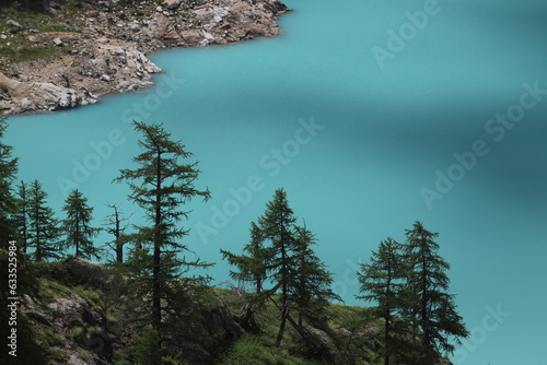 lac de Place Moulin, Valpeline, Aoste, Italie photo