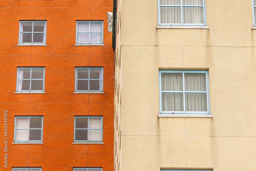 Fototapeta premium 綺麗な色のアンティークな建築物