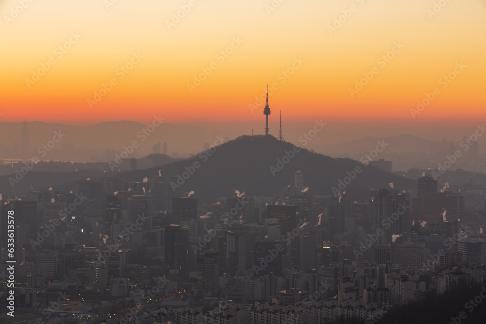 서울 남산타워 겨울 일출