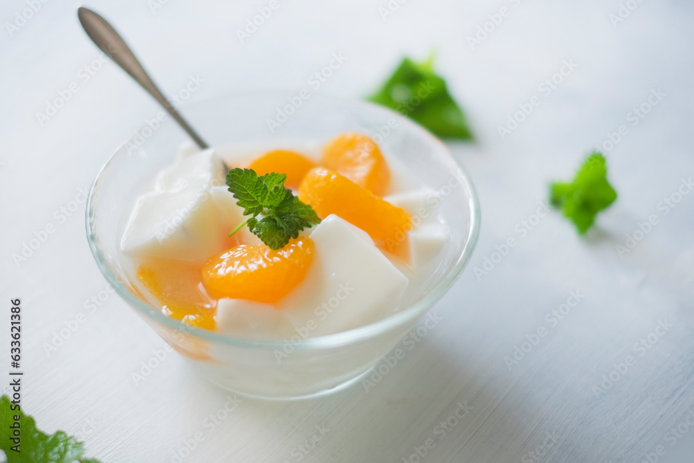 杏仁豆腐_白背景 杏仁豆腐_白背景