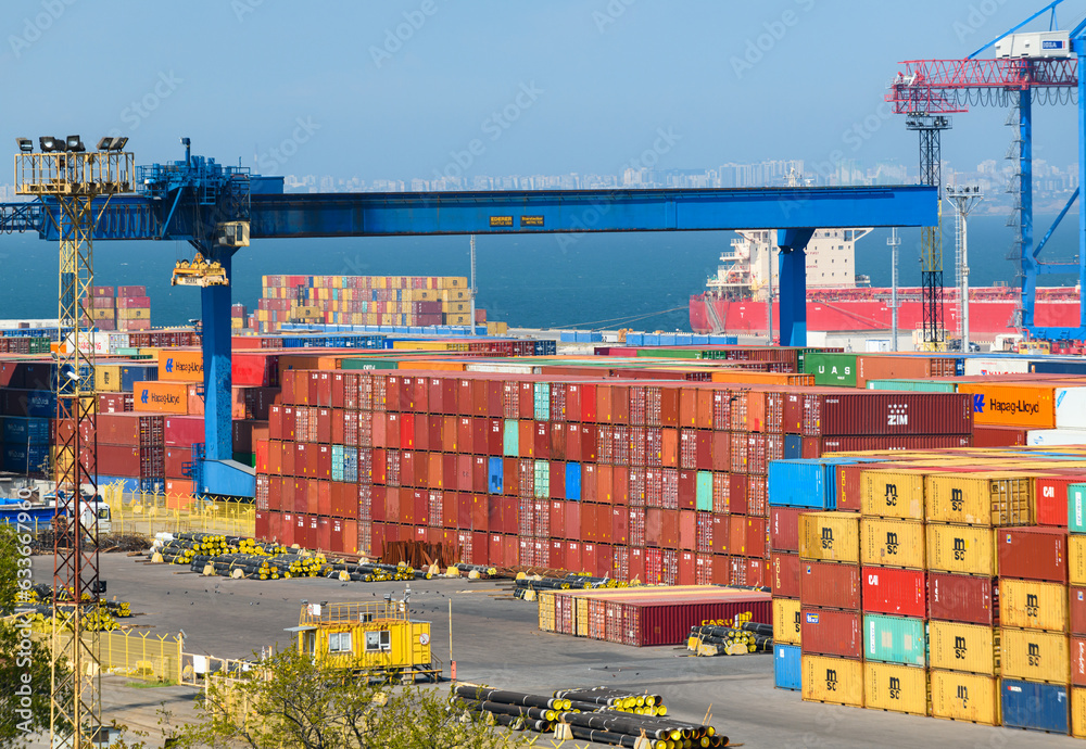 view of the commercial industrial seaport, infrastructure, warehouses