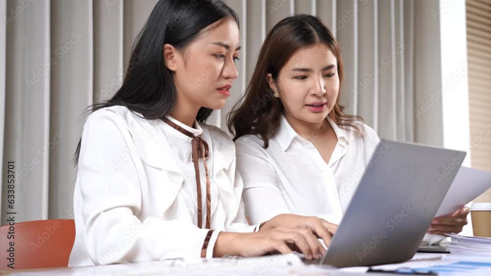 Businesswoman team meeting present, investor colleagues discussing new plan financial graph data with laptop and digital tablet, Finance, accounting, investment Businesswoman team meeting present, investor colleagues discussing new plan financial graph data with laptop and digital tablet, Finance, accounting, investment