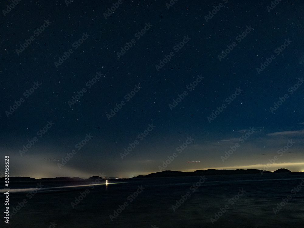 Fototapeta premium 夜の海岸線