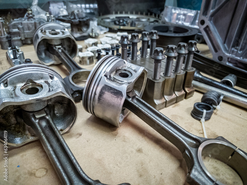 piston spare parts and accessories for vehicles with gasoline engines that are being repaired
