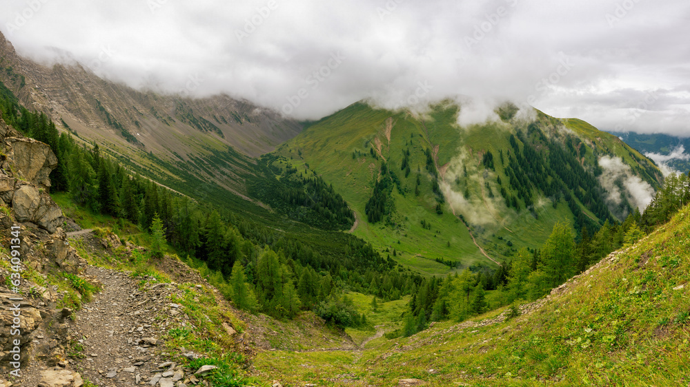 Berglandschaft, Nebel, Wiesen, grün, Grubigstein, Lermoos, Tirol