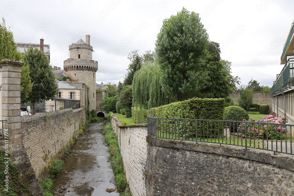 La Briante, rivière dans la ville, ville de Alençon, département de l'Orne, France