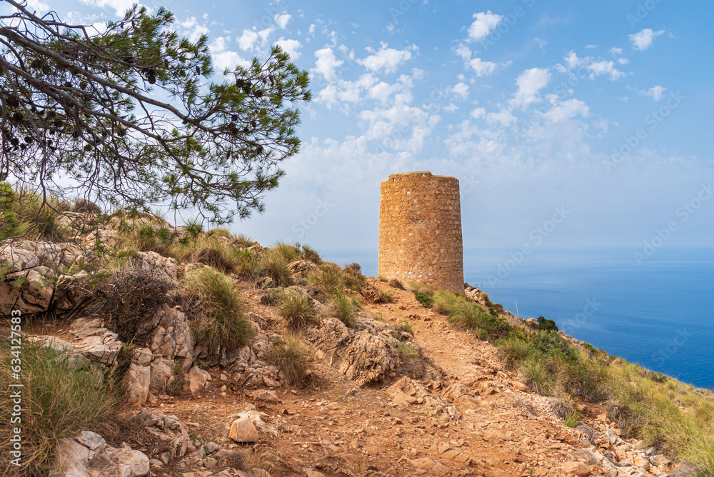 Watchtower of Cerro Gordo, also known as La Herradura or El Nogal tower, built in the 16th century on top of another of Arab origin.