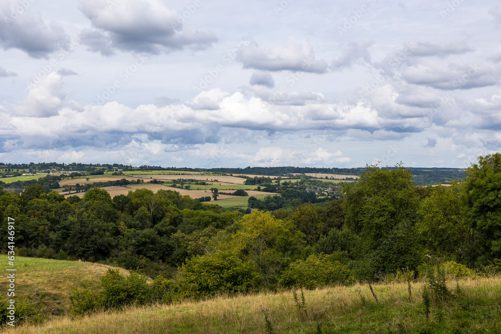 Petit village de Ménil-Vin, au cœur du bocage normand