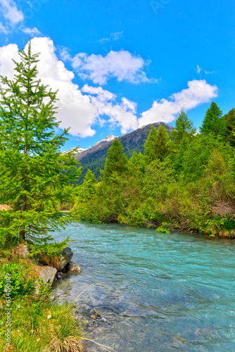 Der Inn-Nebenfluss Susasca in der Nähe vom Flüelapass, Kanton Graubünden (Schweiz) © Ilhan Balta