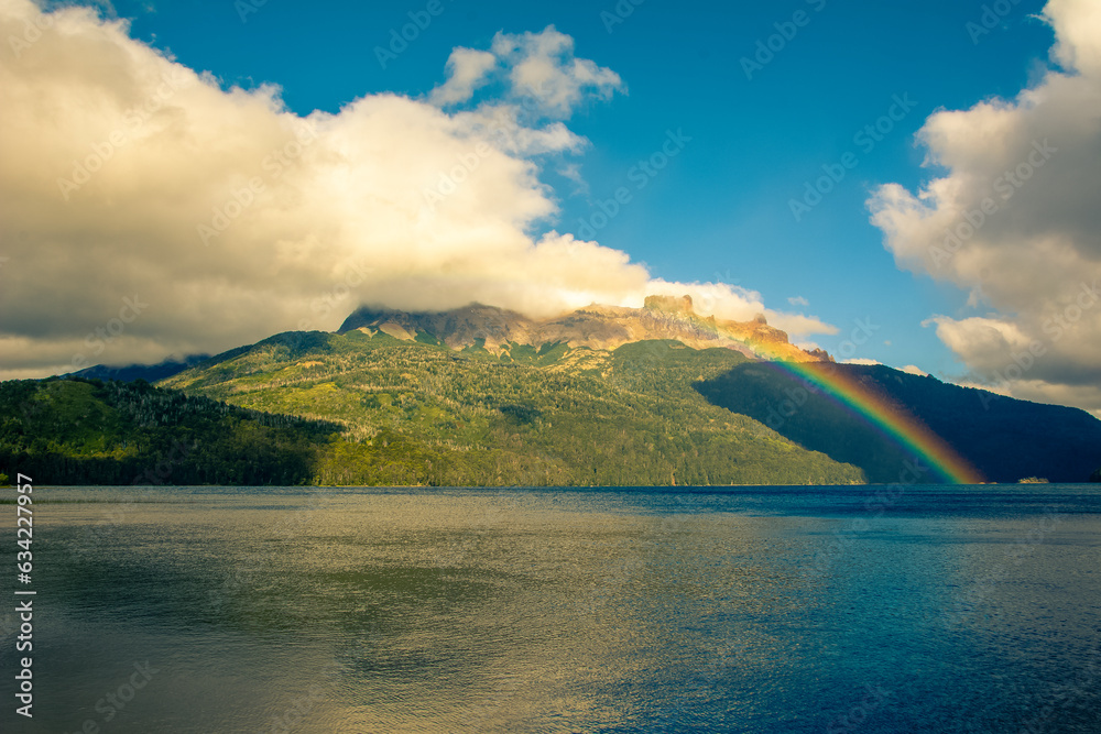 Fototapeta premium Lago Falkner. Parque Nacional Nahuel Huapi. Neuquén. Argentina.