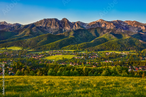 panorama of the Tatras, view of Giewont, beautiful mountain landscape © VinyLove Foto