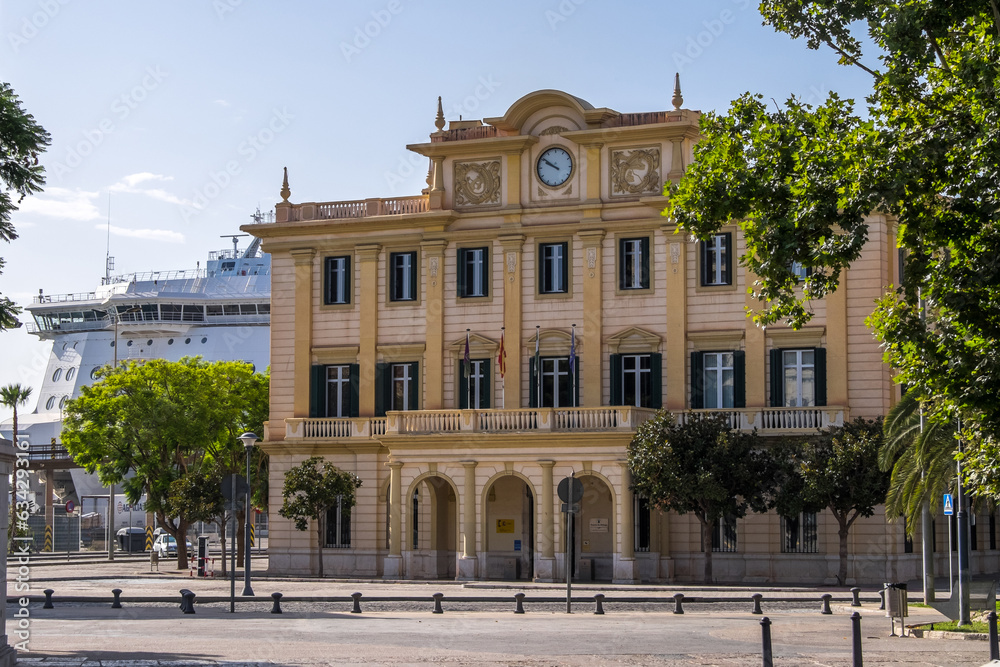 Naklejka premium Edificio de la Autoridad Portuaria de Málaga, Andalucía, España