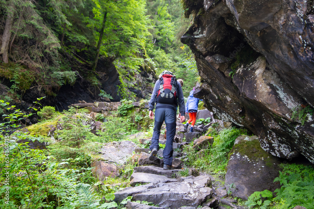 Wandern in den Allgäuer Alpen: Aufstieg über den Tobelweg zur Richteralpe und weiter zum Gaisalpsee Wandern in den Allgäuer Alpen: Aufstieg über den Tobelweg zur Richteralpe und weiter zum Gaisalpsee
