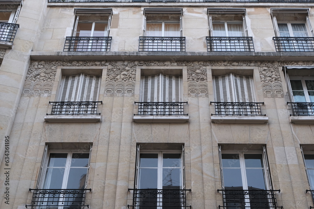 Art Deco building facades, geometric decorations, ornaments and more. Architecture from the beginning of the 20th century.
Shot in Paris.