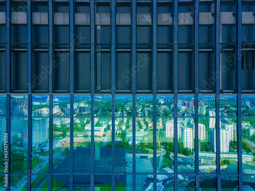 Photos reflexes and textures of the city in scyscrappers