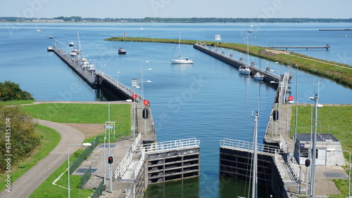 Photos Lock at Haringvliet for leisure and small shipping