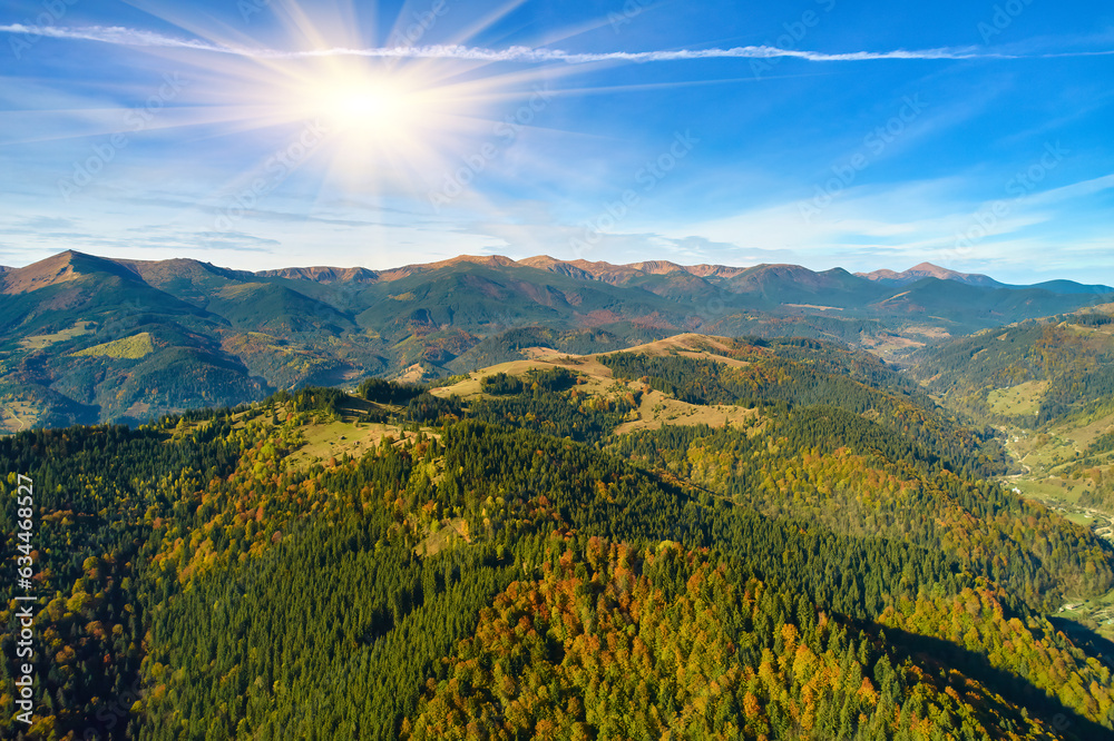 Fototapeta premium Drone view of the mountains on a sunny day