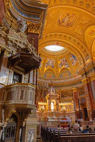 Wnętrze bazyliki Św. Stefana w Budapeszcie © Grzegorz