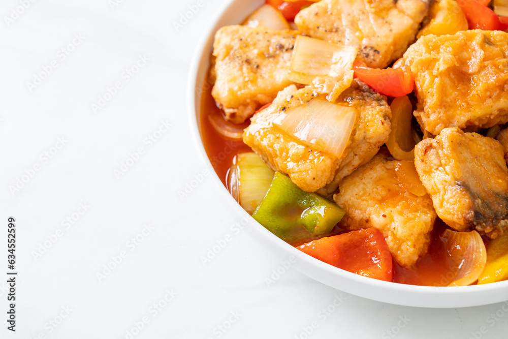 fish stew with tomato and pepper