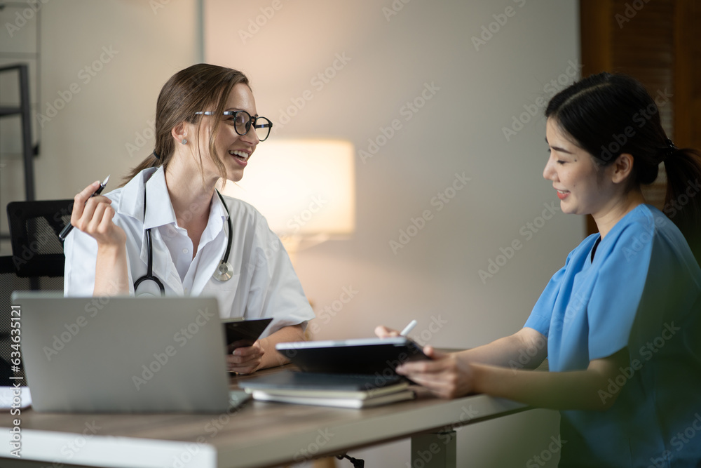 Doctor and the patient sit and talk about the patient's disease.