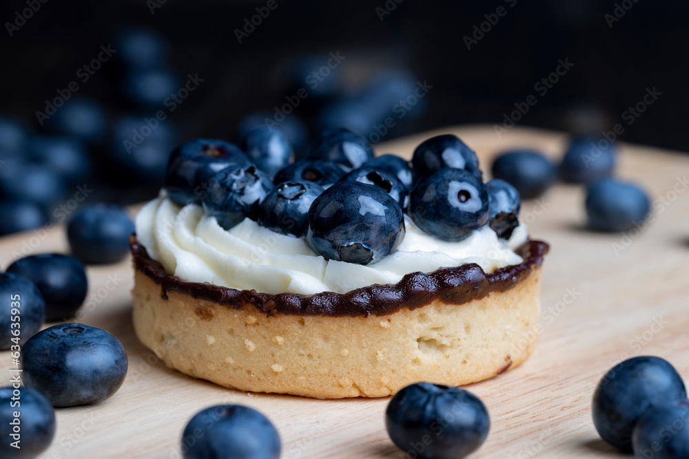 Tartlet with cream and blueberry flavor Tartlet with cream and blueberry flavor