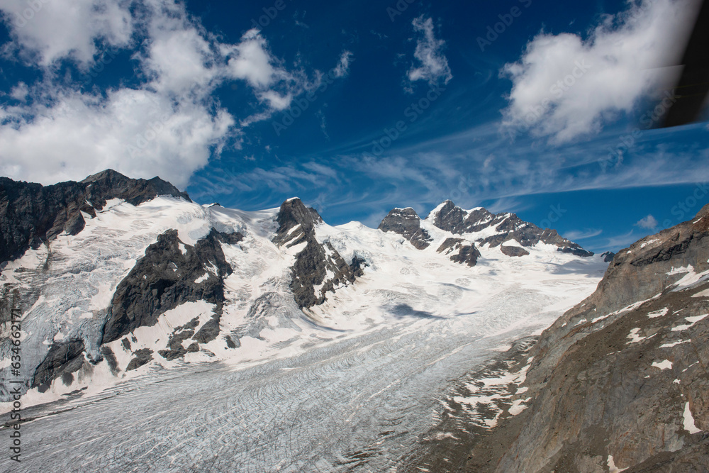 Obraz premium Glacier in Swiss Alps in sumer