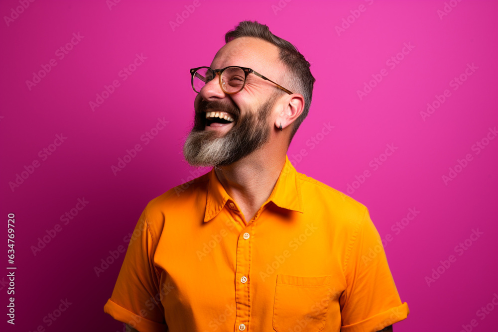 Obraz premium man wearing glasses with happiness on a bright background