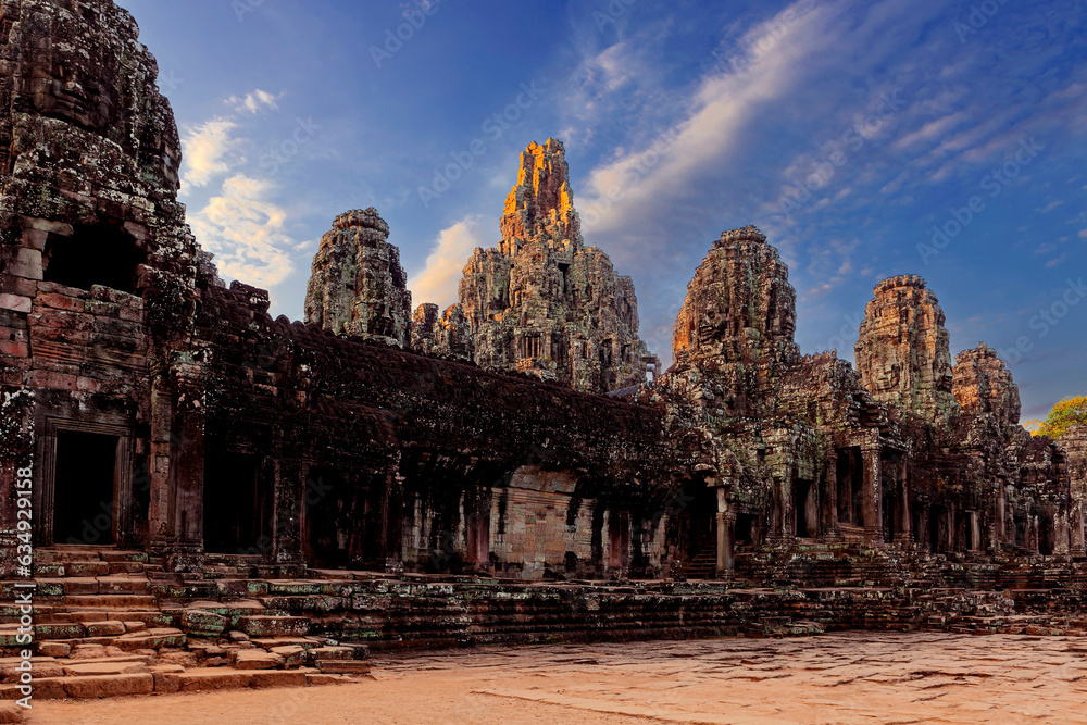 Fototapeta premium Ancient Khmer architecture. Angkor Wat complex, Siem Reap, Cambodia travel destinations