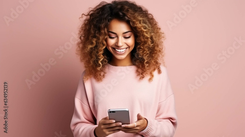 portrait of a woman wih a smartphone