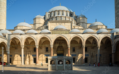 Patio de la mezquita de Suleimán, Estambul