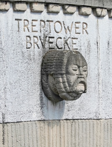 Berlin - Verzierung an der Treptower Brücke 