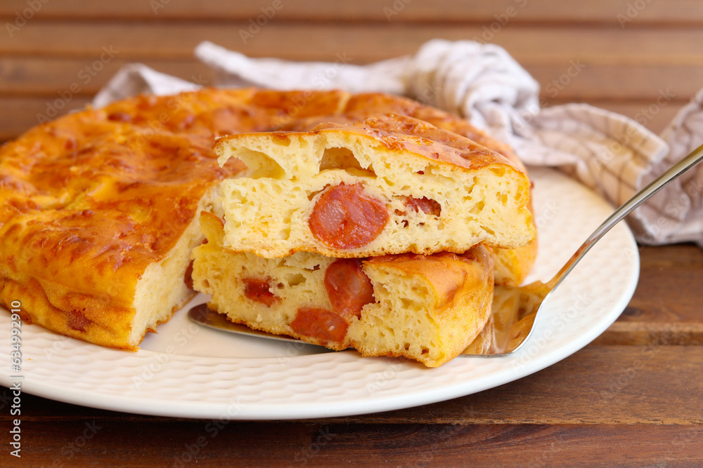 Sausage and cheese snack pie * Sausage and cheese snack pie *