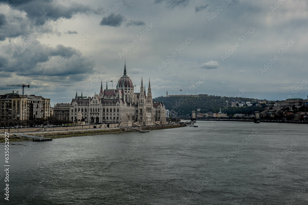 hungarian parliament building